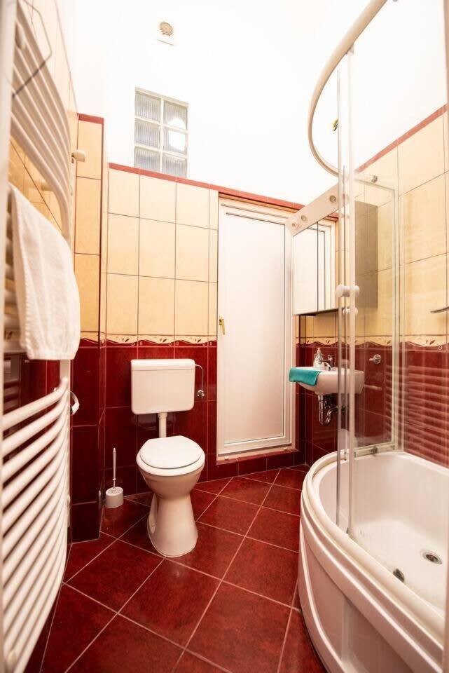 Very Central Convenient Large Ac Place Budapest Ngoại thất bức ảnh