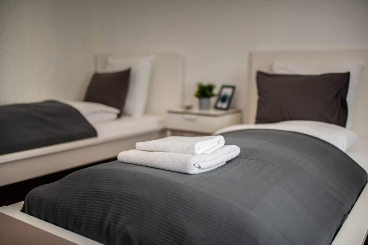 Very Central Convenient Large Ac Place Budapest Ngoại thất bức ảnh