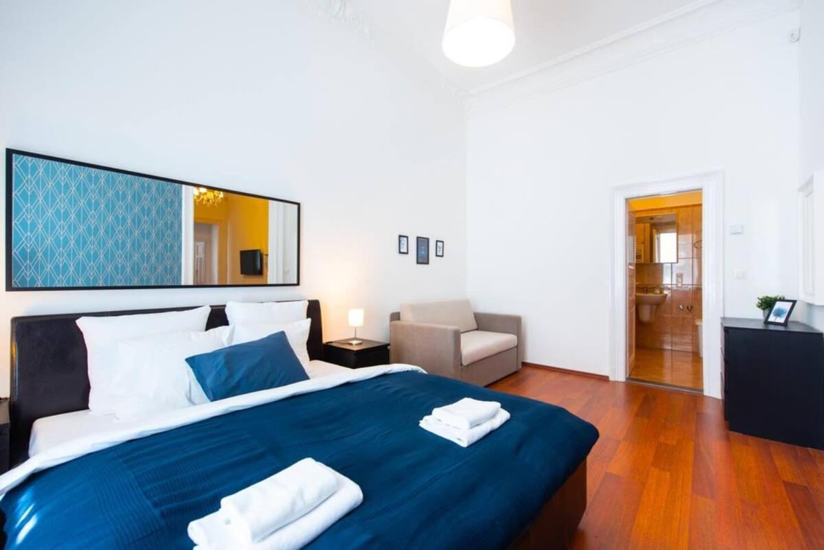 Very Central Convenient Large Ac Place Budapest Ngoại thất bức ảnh