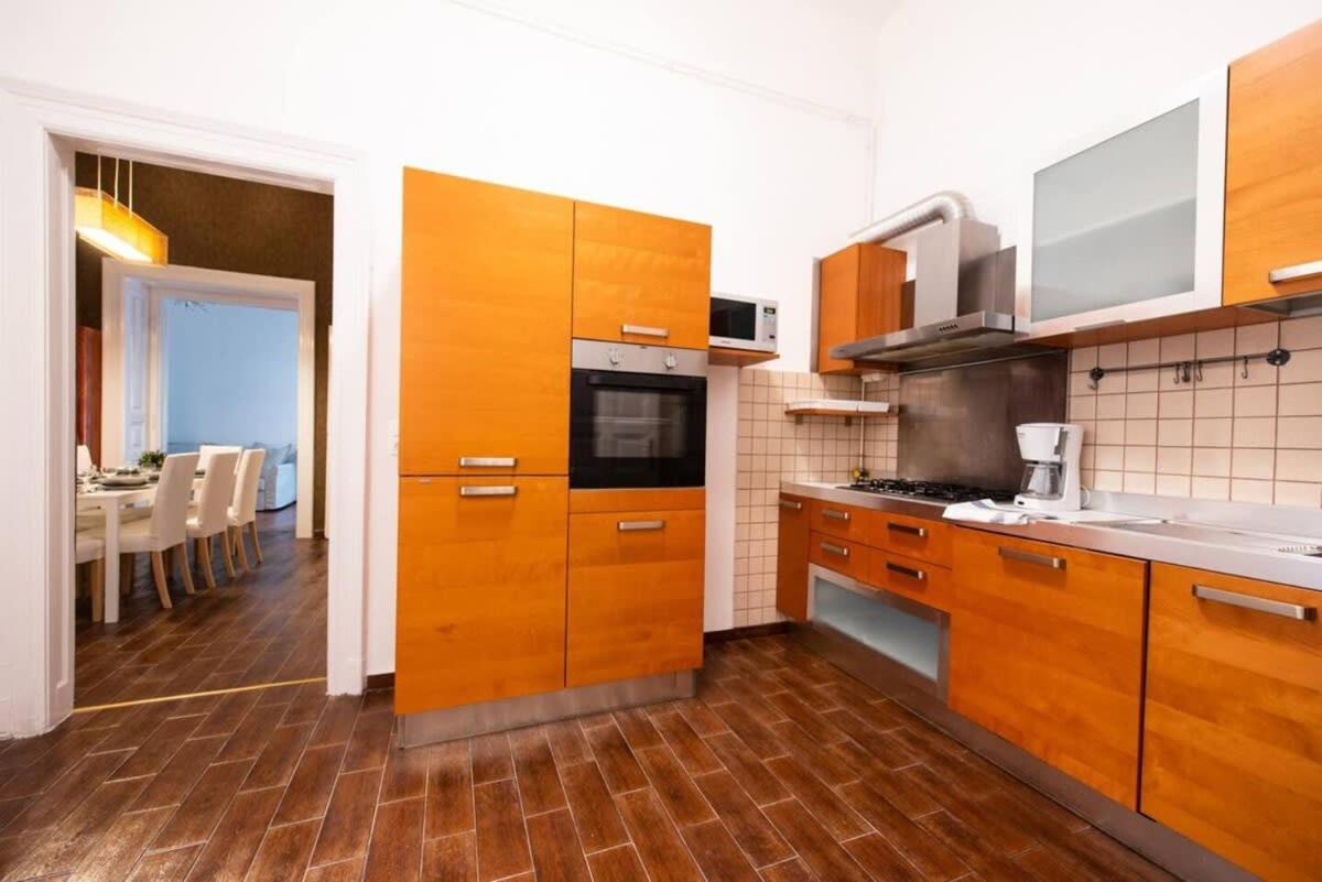 Very Central Convenient Large Ac Place Budapest Ngoại thất bức ảnh