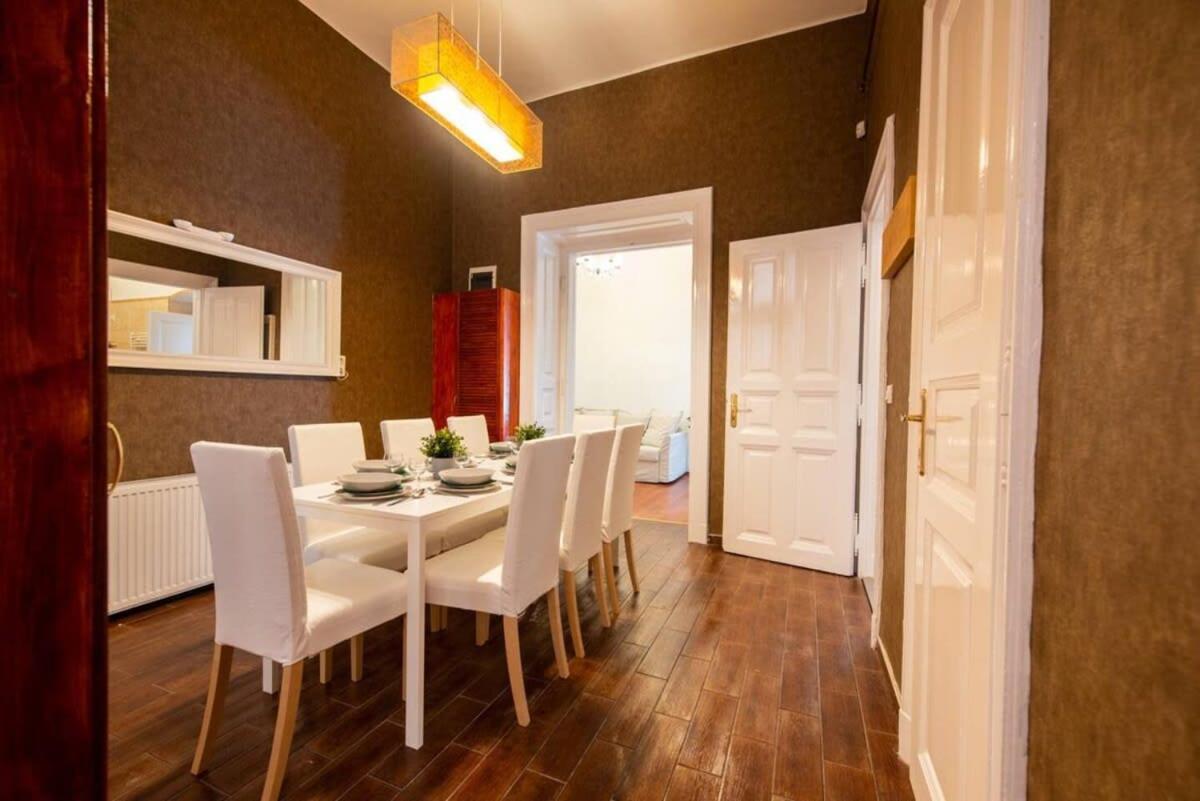 Very Central Convenient Large Ac Place Budapest Ngoại thất bức ảnh