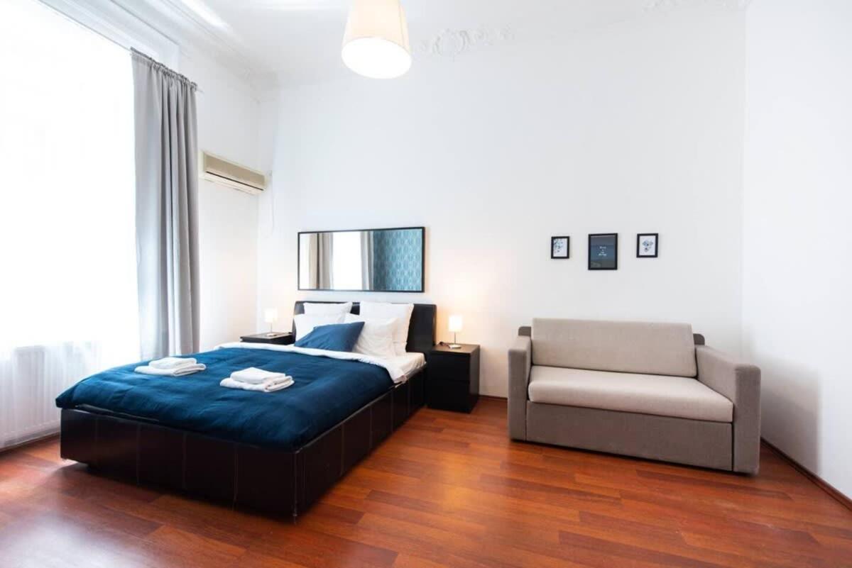 Very Central Convenient Large Ac Place Budapest Ngoại thất bức ảnh