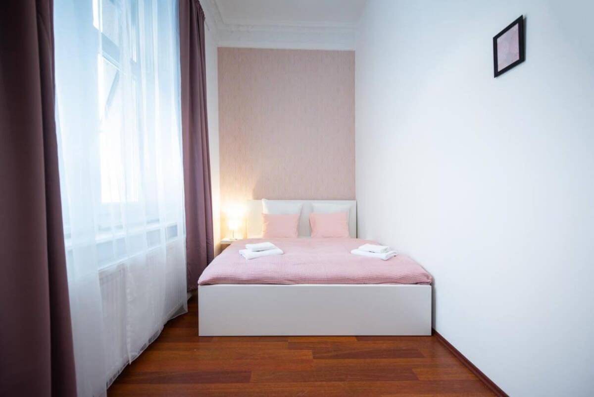 Very Central Convenient Large Ac Place Budapest Ngoại thất bức ảnh