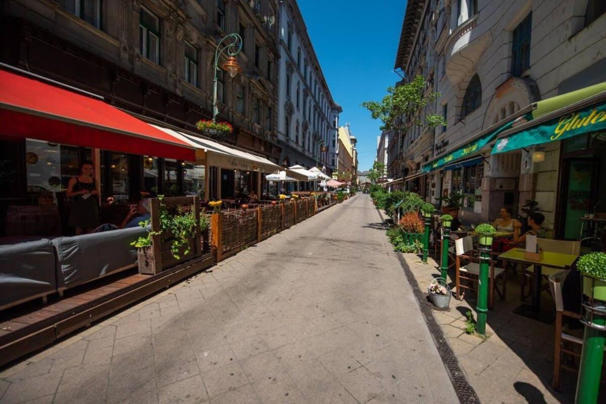Very Central Convenient Large Ac Place Budapest Ngoại thất bức ảnh