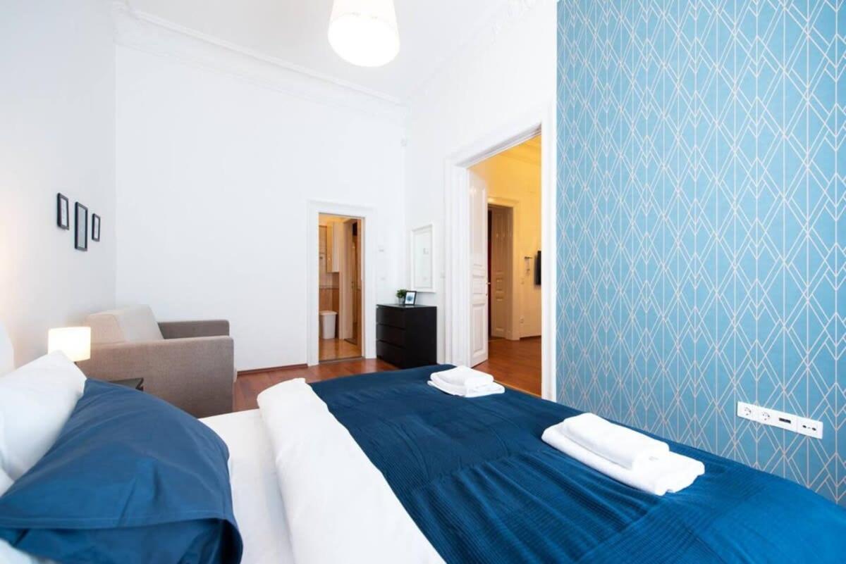 Very Central Convenient Large Ac Place Budapest Ngoại thất bức ảnh