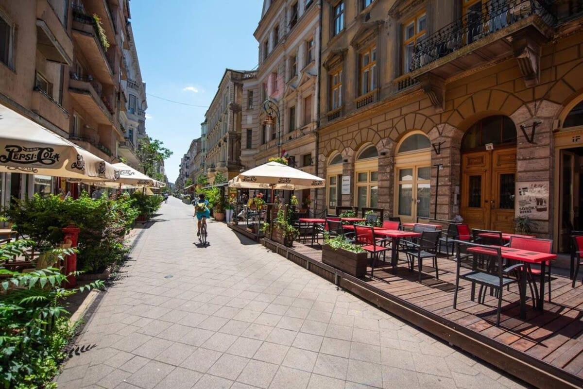Very Central Convenient Large Ac Place Budapest Ngoại thất bức ảnh
